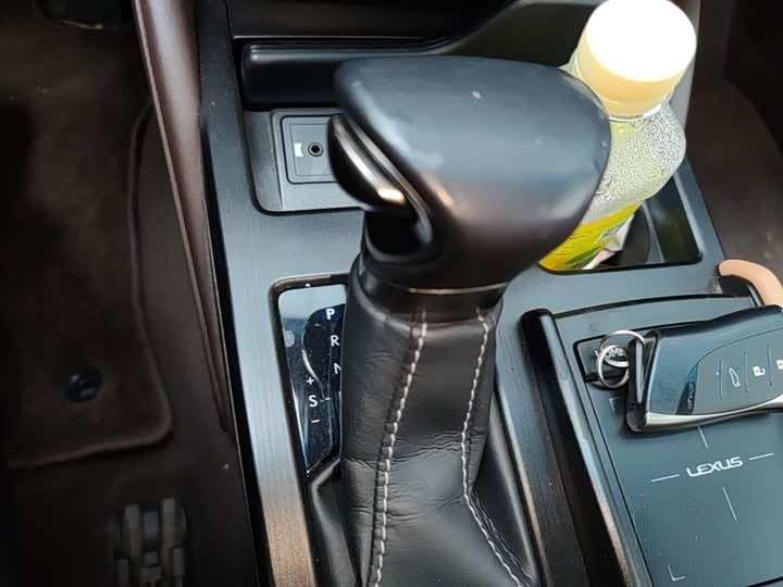 Lexus ES 2018 200 Excellence Edition - 0 перерегистраций · Роскошь и комфорт · Высокая ценность