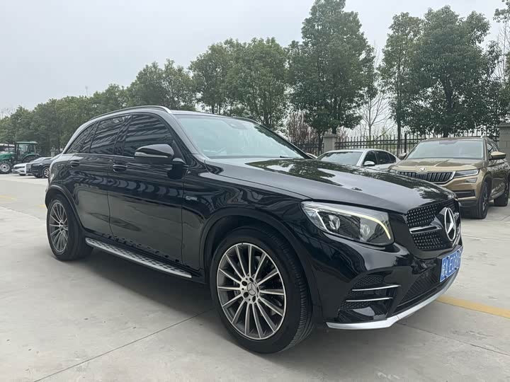 Mercedes-Benz AMG GLC 43 4MATIC (2017) - Высокопроизводительный роскошный внедорожник