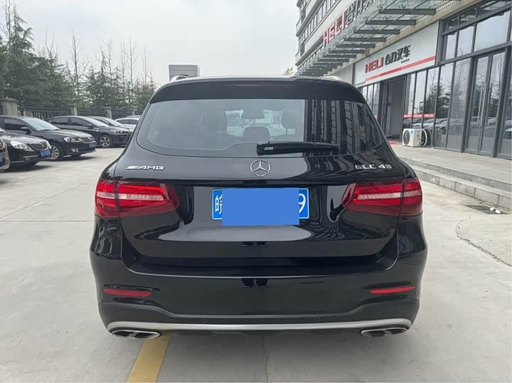Mercedes-Benz AMG GLC 43 4MATIC (2017) - Высокопроизводительный роскошный внедорожник