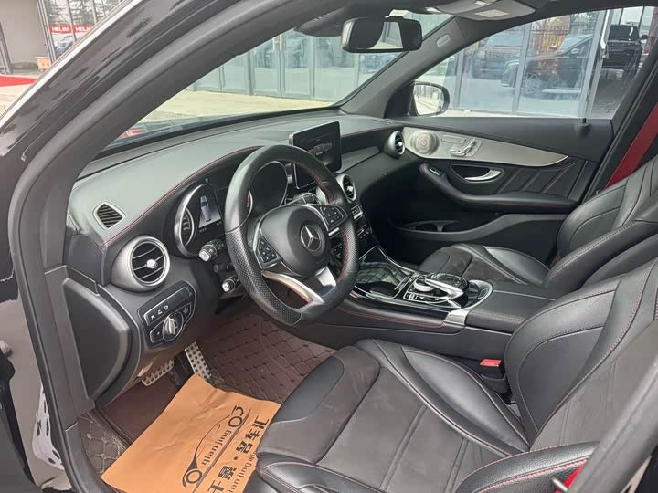 Mercedes-Benz AMG GLC 43 4MATIC (2017) - Высокопроизводительный роскошный внедорожник