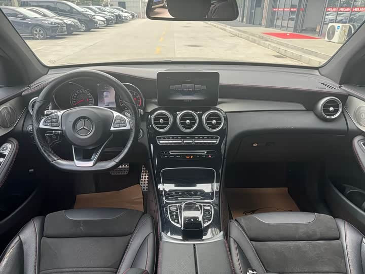 Mercedes-Benz AMG GLC 43 4MATIC (2017) - Высокопроизводительный роскошный внедорожник