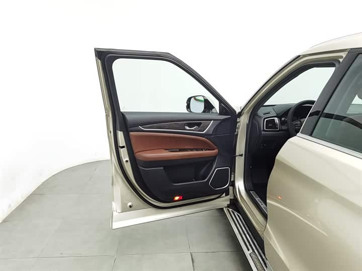 Honda UR-V 2020 370TURBO 2WD Premium Edition — 5-местный · 272 л.с. · Отличный кроссовер по разумной цене