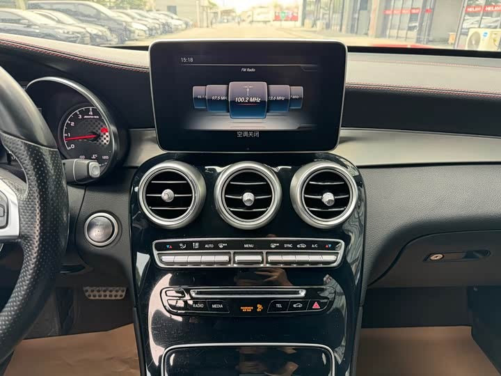 Mercedes-Benz AMG GLC 43 4MATIC (2017) - Высокопроизводительный роскошный внедорожник