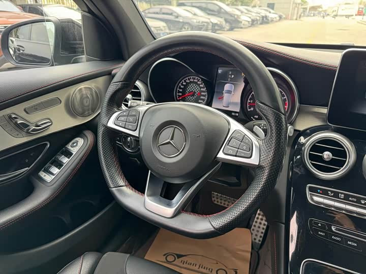 Mercedes-Benz AMG GLC 43 4MATIC (2017) - Высокопроизводительный роскошный внедорожник